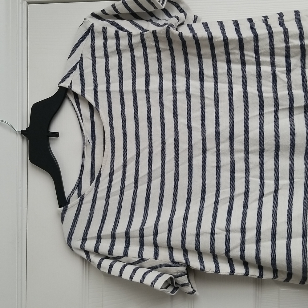 Old Navy Women's Stripe Top - Picture 3 of 8